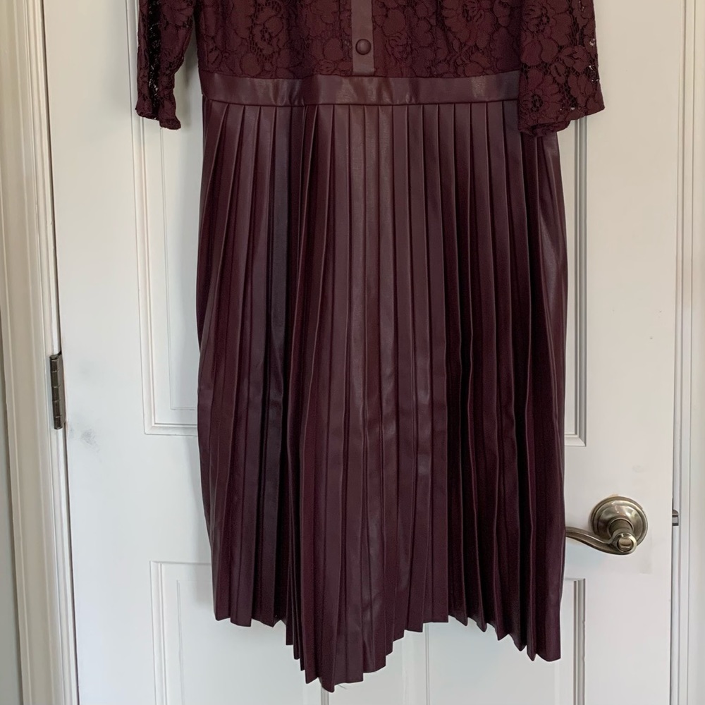 Women’s Burgundy Lace Bodice Pleated Skirt Dress with Bow - Picture 5 of 6